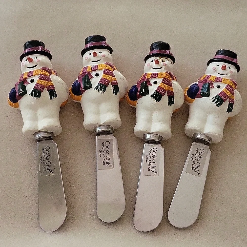 Christmas Snowmen Cooks Club Butter Knives